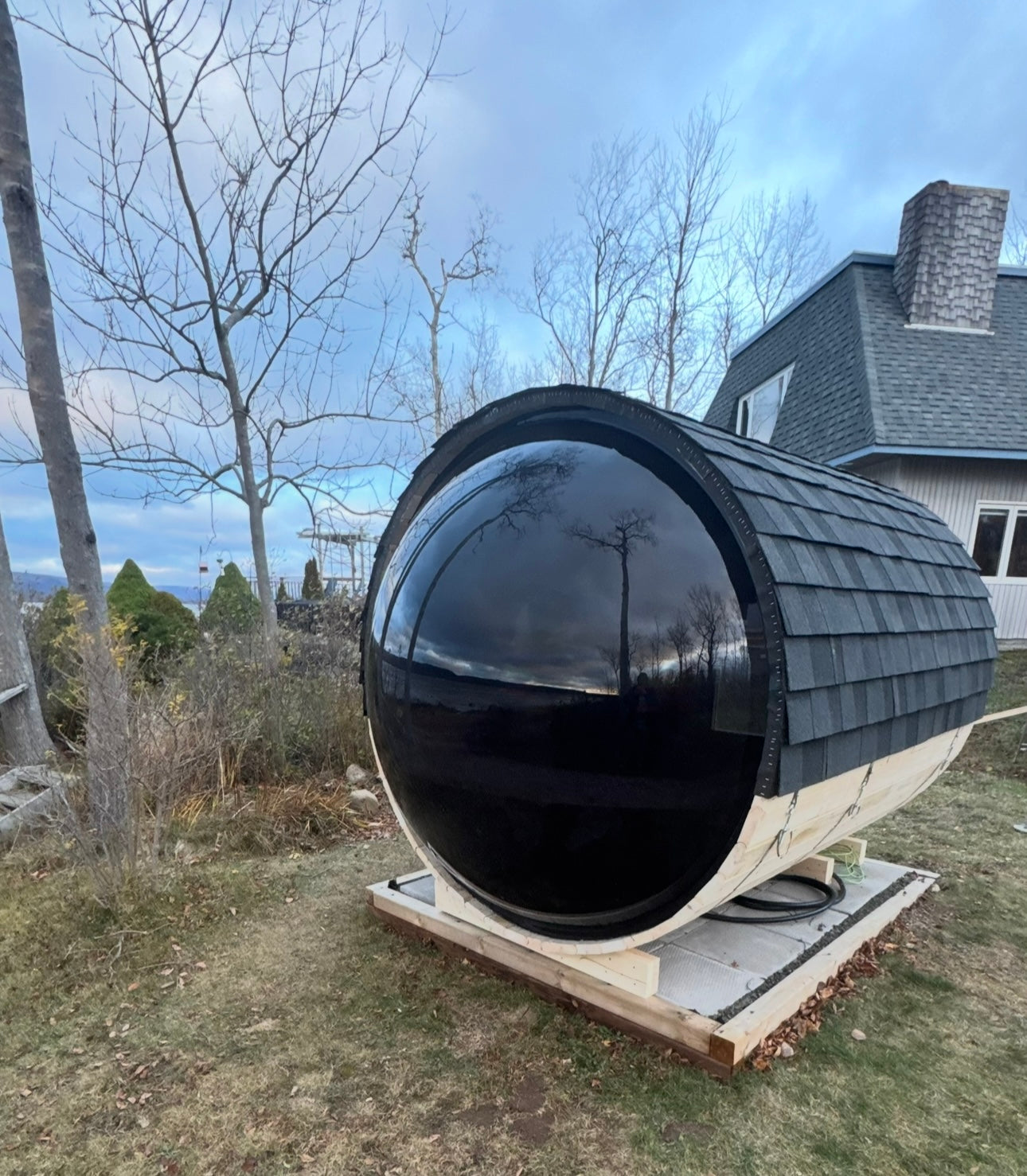 Barrel Sauna 7X8 With Porch Panoramic Acrylic Back Window