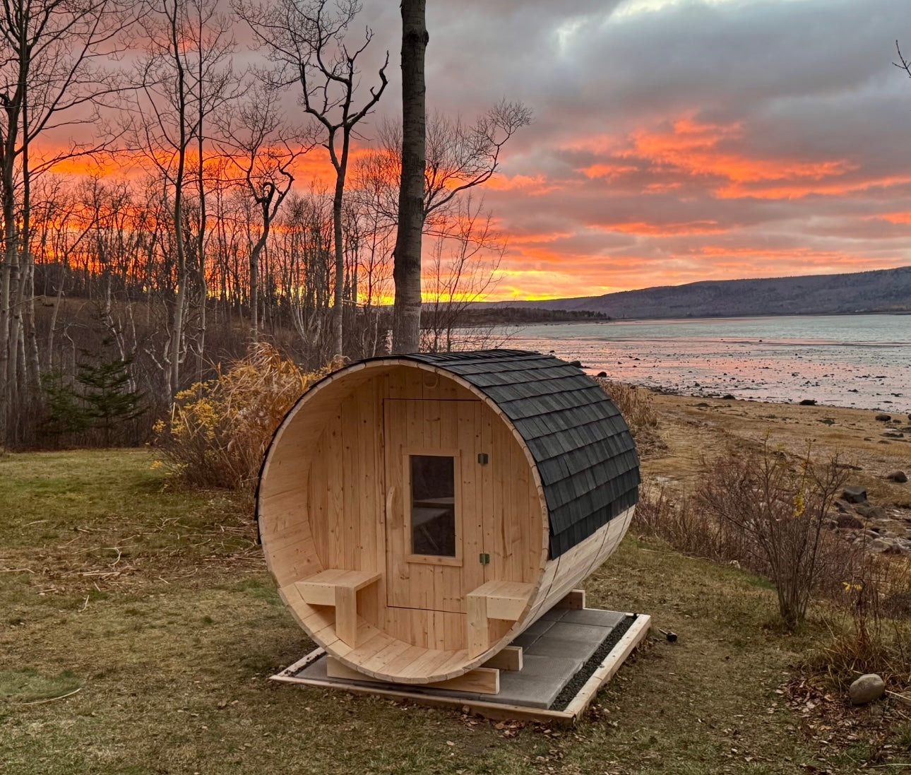 Barrel Sauna 7X8 With Porch Panoramic Acrylic Back Window