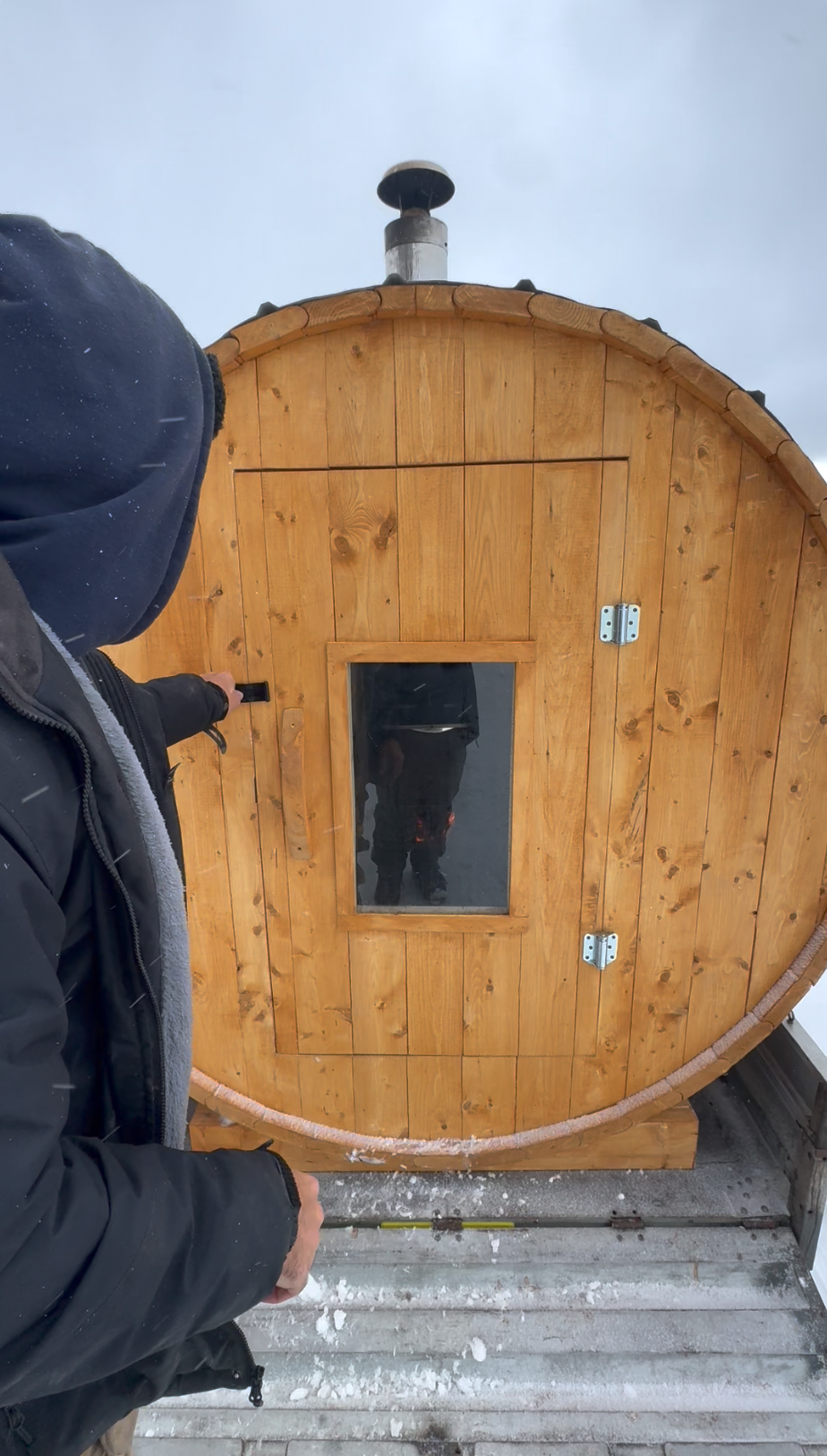 6X6 Barrel  2-4 Person Rental