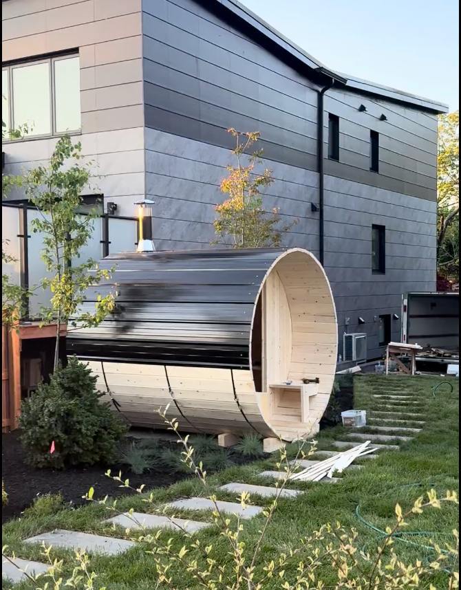 Barrel Sauna 7x8 With Porch 4 person
