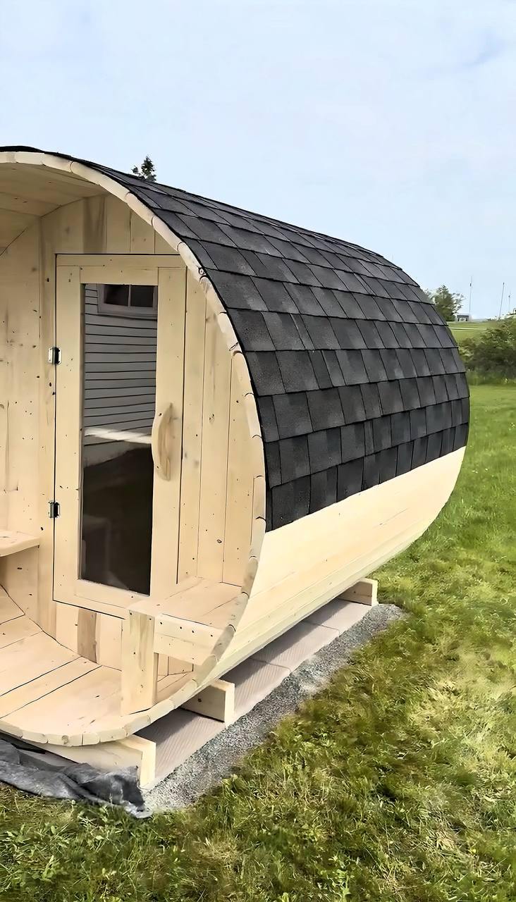 Barrel Sauna 7x8 With Porch 4 person
